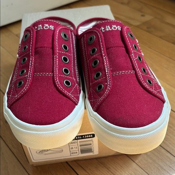 NIB Taos Canvas EZ Soul Slide Sneakers 7.5 - Picture 11 of 12